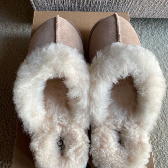 Authentic New Ugg Cozy II Slippers Kids’ Sz 6 (Women’s 7.5), Pretty Sand Color! - Picture 5 of 8